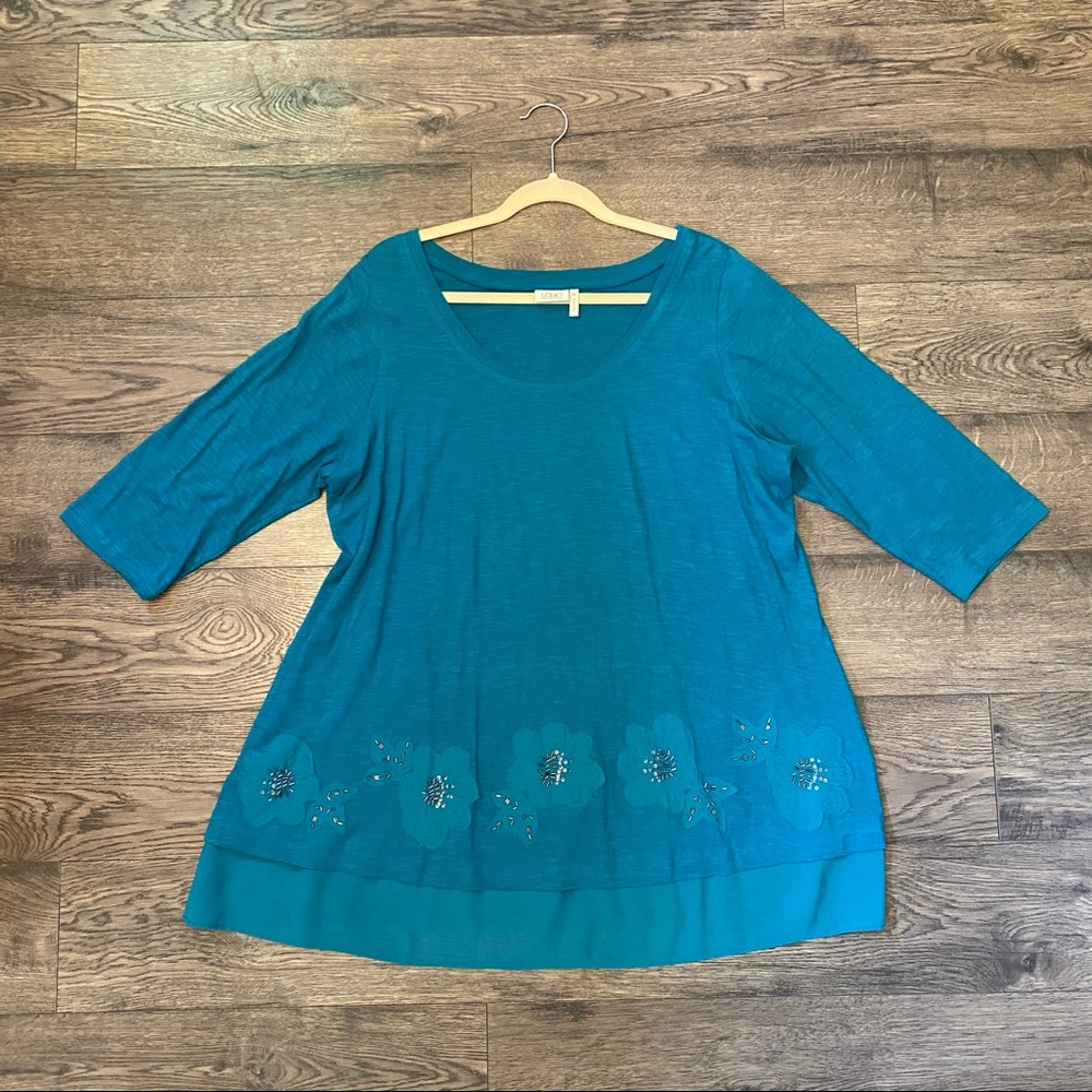 LOGO Layers Teal Blue 3/4 Sleeve Flower Top